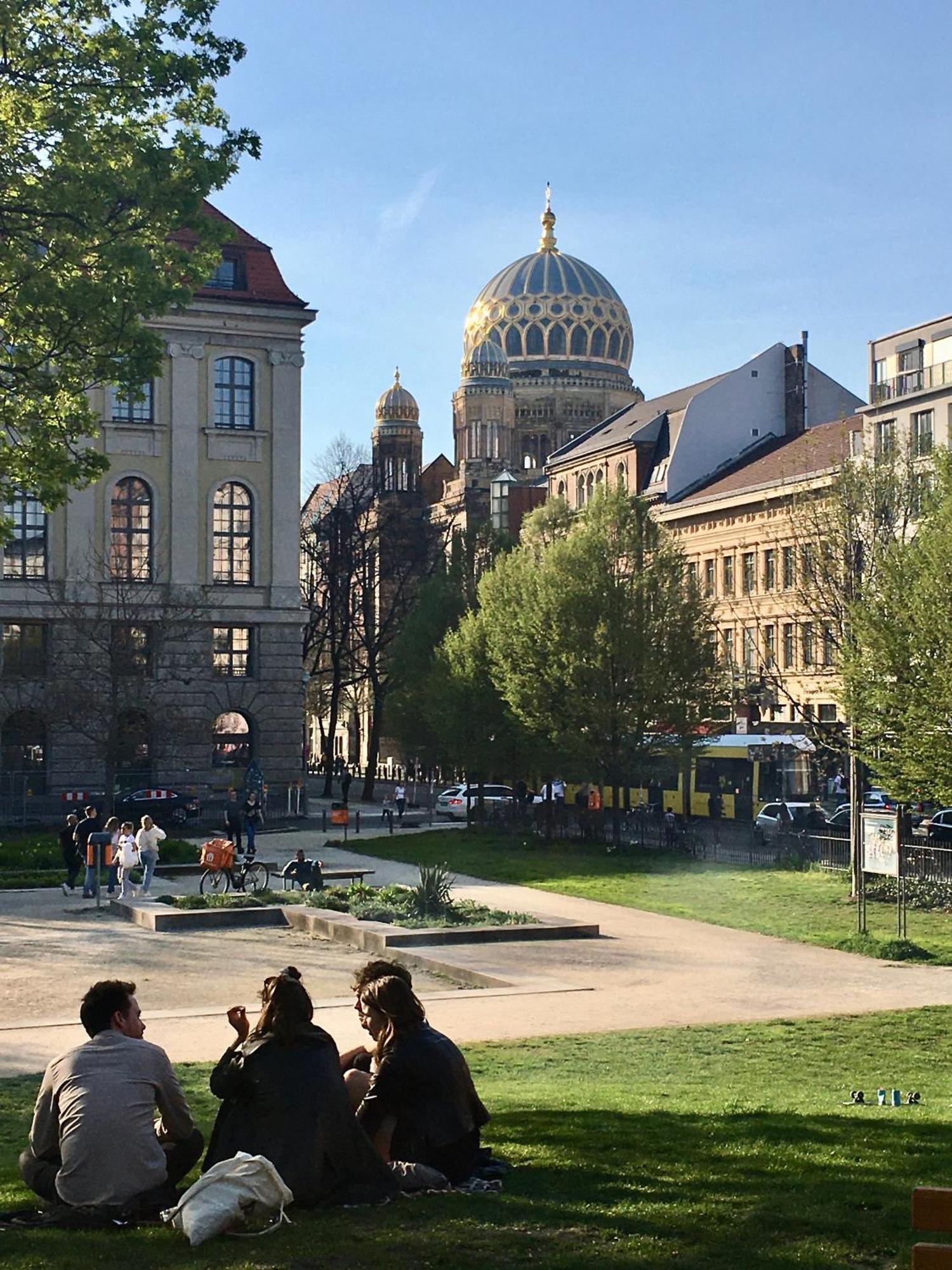 Monbijou Am Hackeschen Markt *